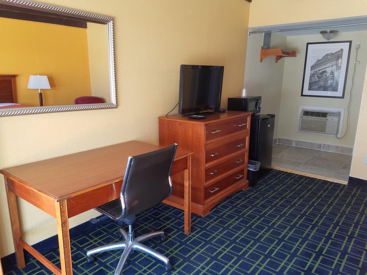 Glancy Motel Clinton Εξωτερικό φωτογραφία
